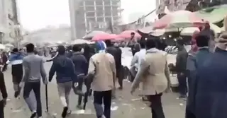 কারওয়ান বাজারে চাঁদাবাজির বিরুদ্ধে মানববন্ধনে দুর্বৃত্তের হামলা, ধাওয়া-পাল্টা ধাওয়া